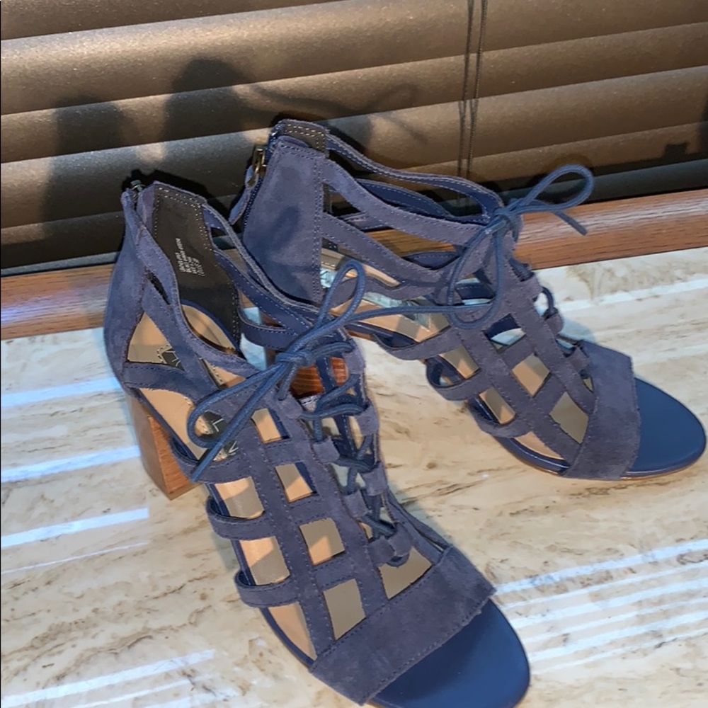 Aubrey Lynn /Louise Sandals Size 8 NWOT Blue